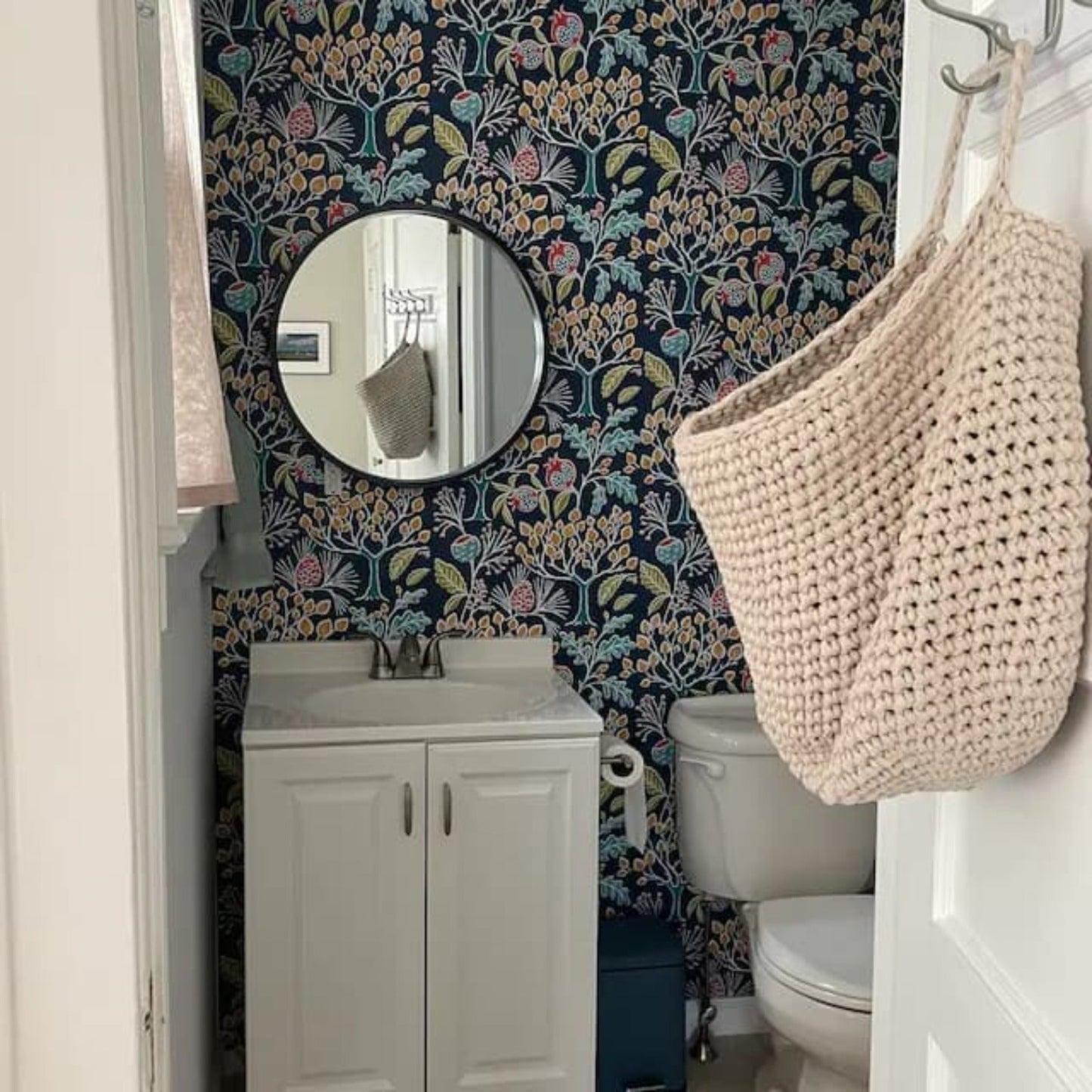 Crochet Hanging Baskets, Mint Kids Room Wall Storage Bags